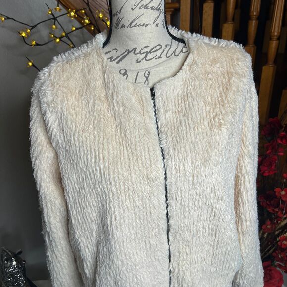 Doe & Rae Women's Cream color Sherpa Zip Up Bomber Jacket Size M - Picture 2 of 8